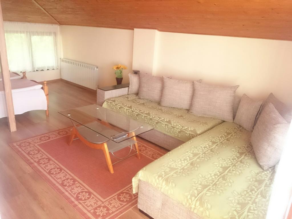 Guest House Koral سوزوبول الغرفة الصورة